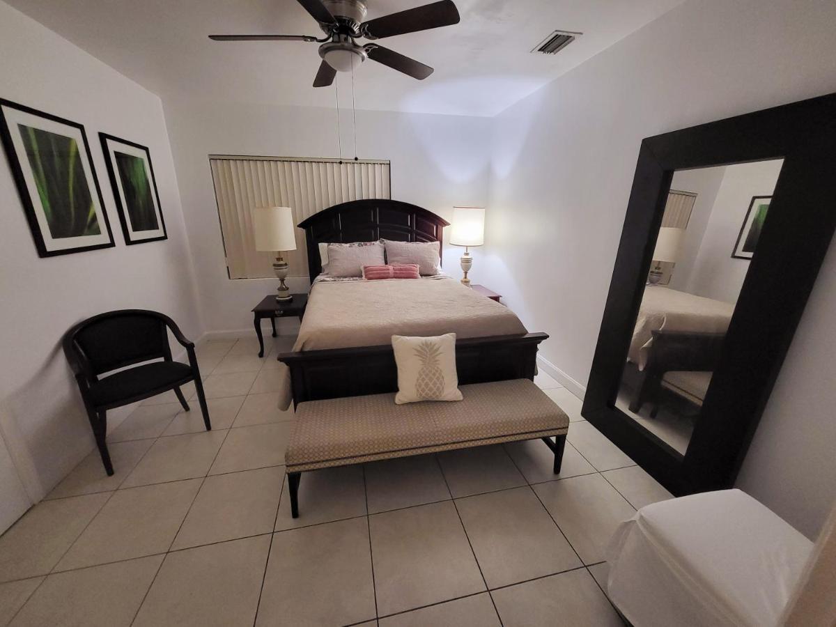 Royal Poinciana Stay Miami Springs Exterior photo