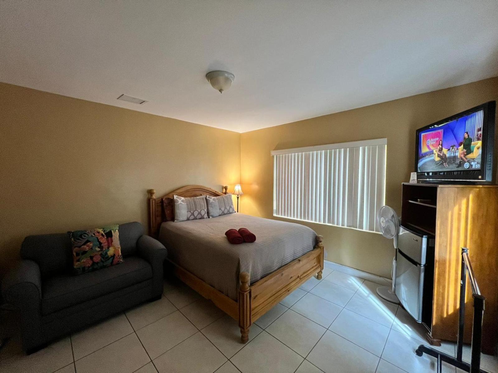 Royal Poinciana Stay Miami Springs Exterior photo